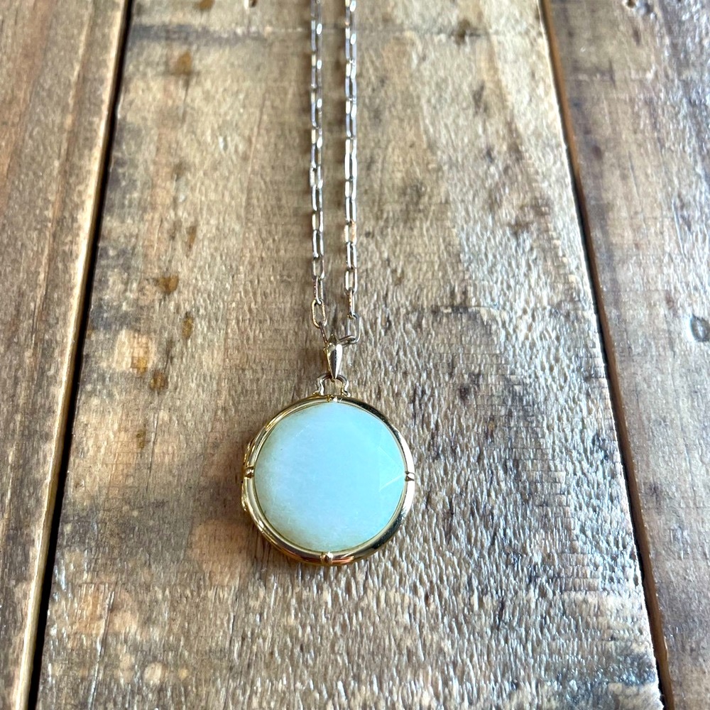 ✨Stella & Dot Sentiment Stone Locket Necklace